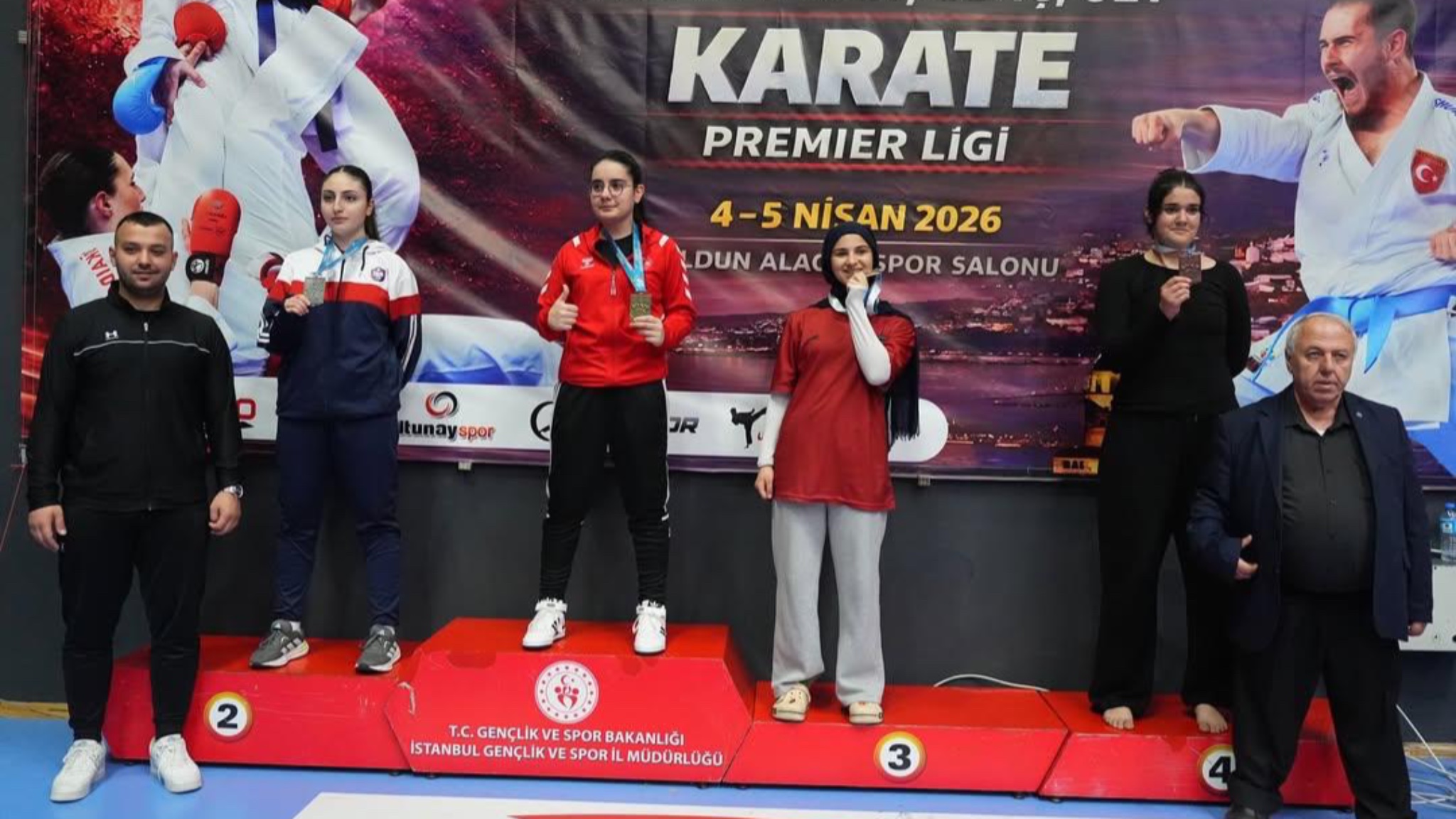Karate Sporcularımızdan Premier Lig’de 2 Gümüş, 4 Bronz Madalya
