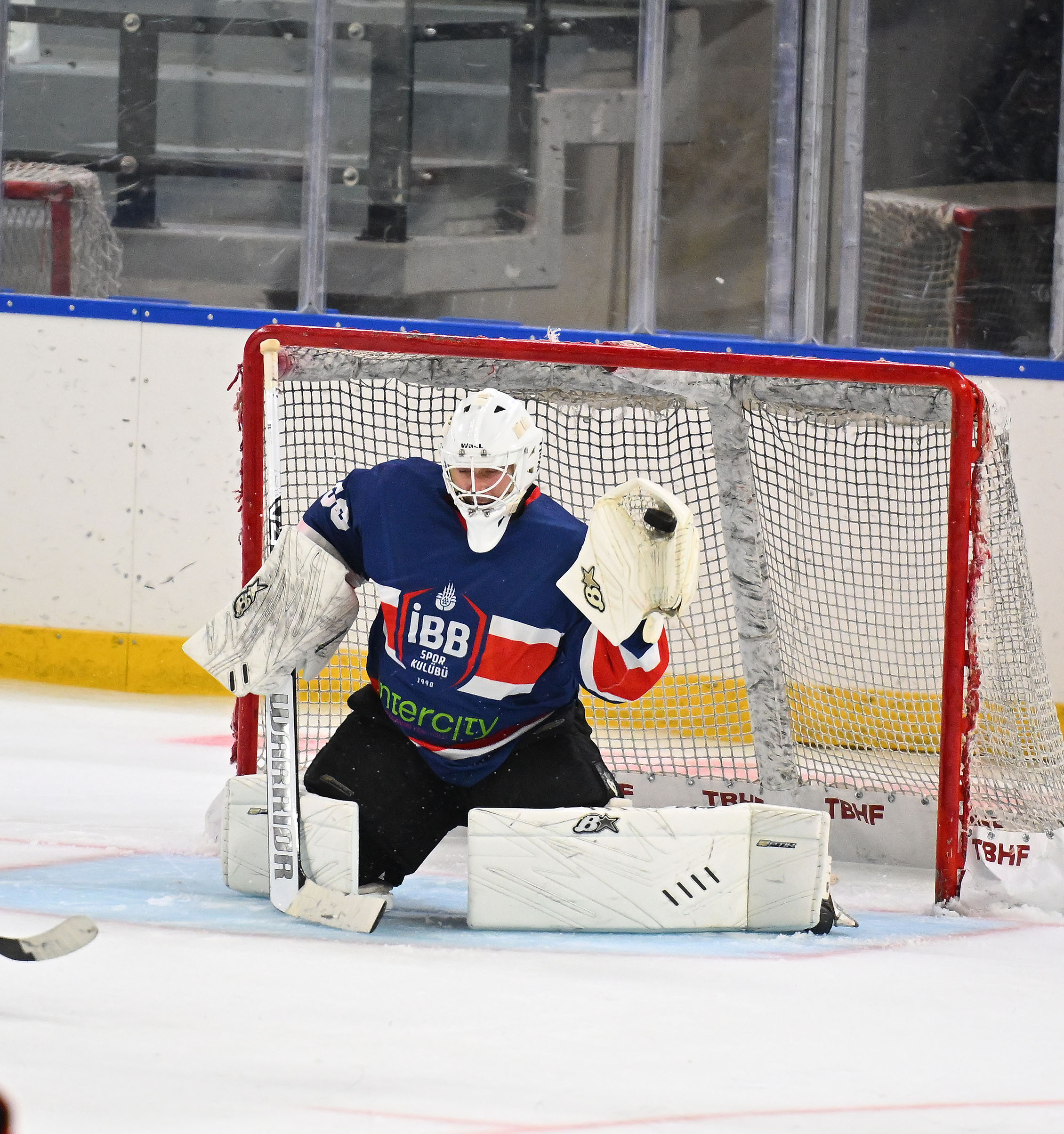 Erkek Buz Hokeyi Takımımız haftayı kayıpsız kapattı