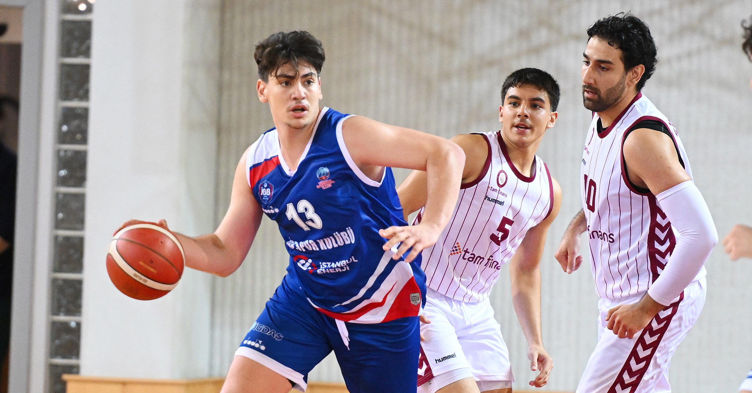 Basketbol | Akhisar Belediye - İBB Spor Kulübü: 76-62