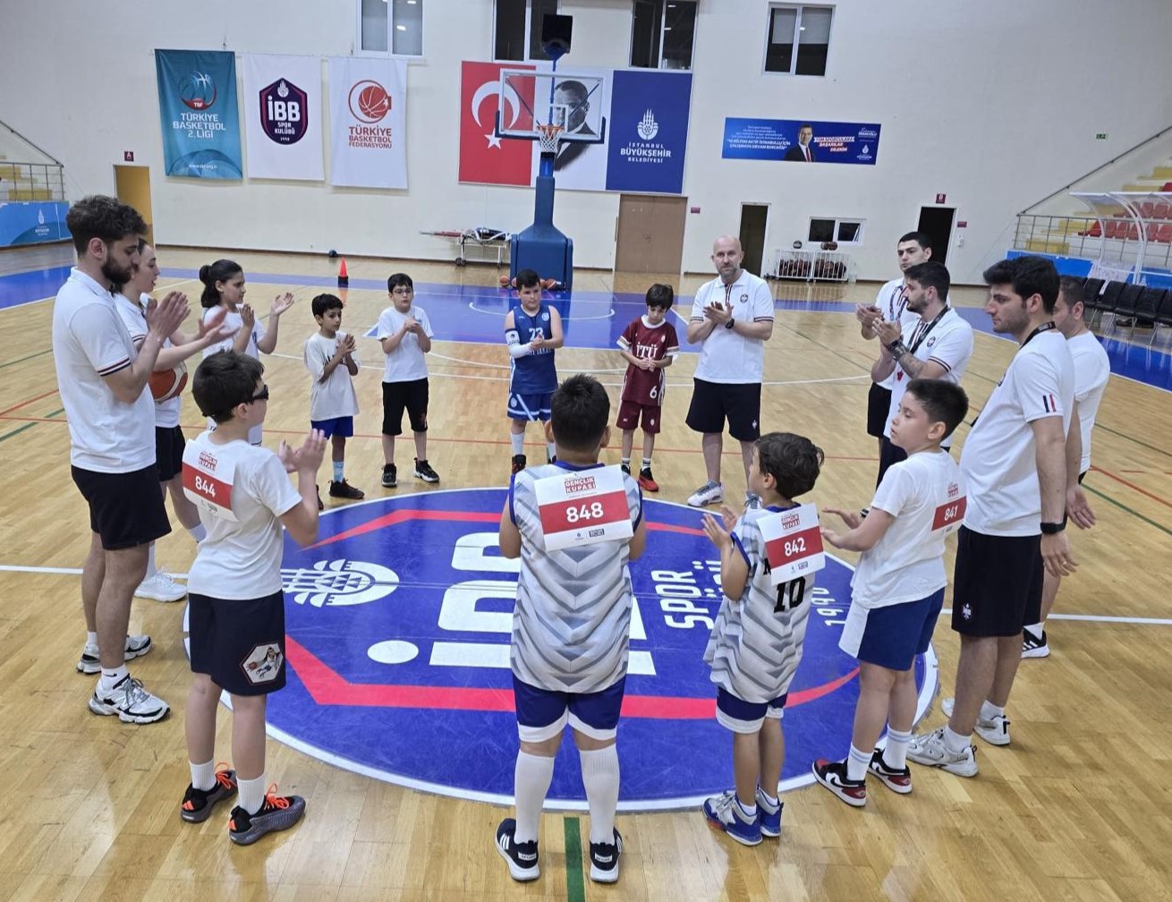 Basketbol altyapı takımlarımız seçmelerini kazanan sporcular belli oldu.