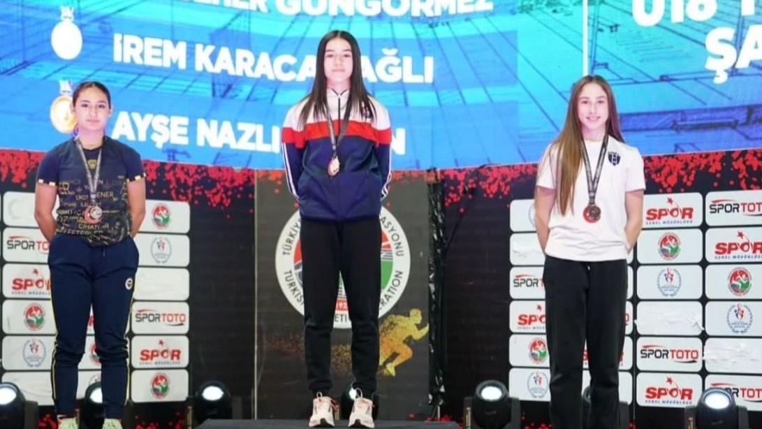 Atletimiz Gülseher Güngörmez, U18 Türkiye Şampiyonu