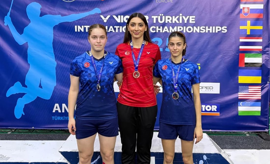Victor Türkiye Badminton Turnuvası'nda sporcularımız 2 gümüş madalya kazandı