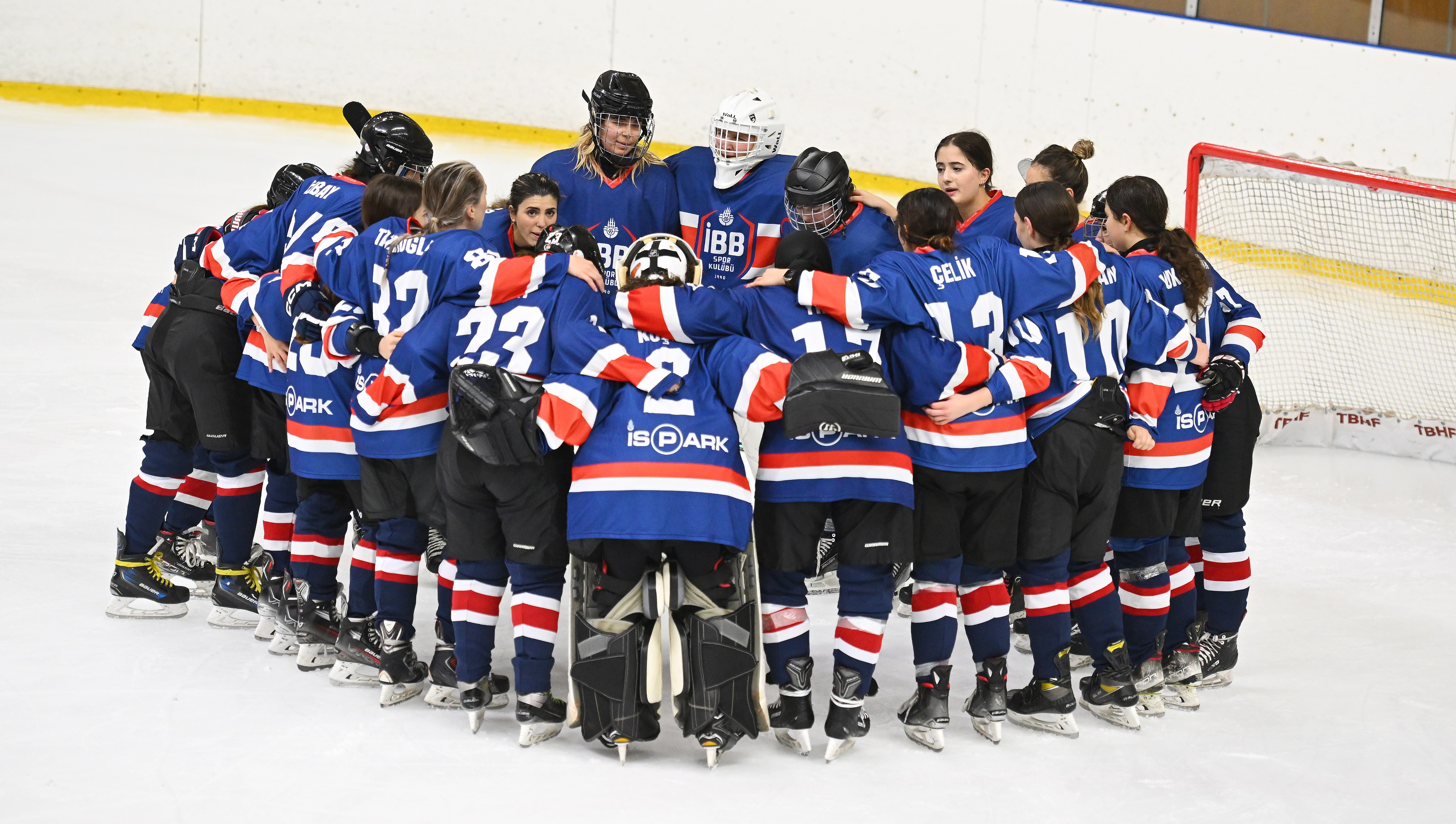 Kadın Buz Hokeyi Takımımız haftayı iki galibiyetle tamamladı