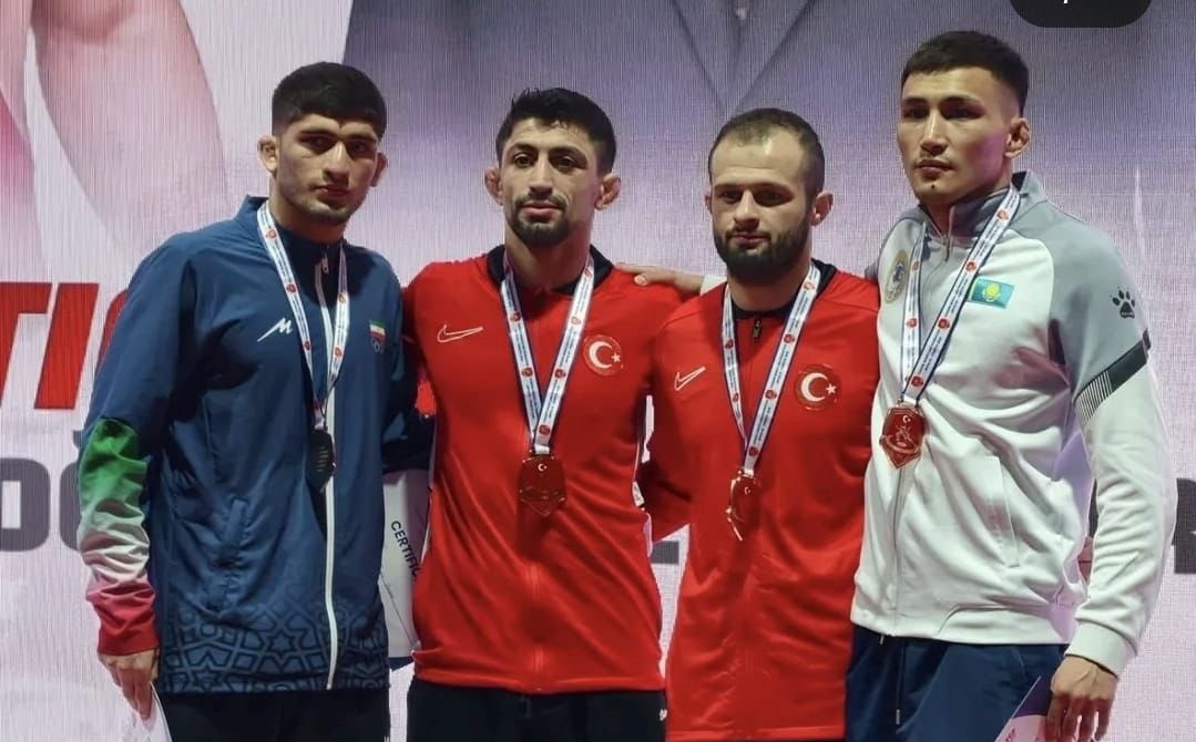 Yaşar Doğu, Vehbi Emre ve Hamit Kaplan Güreş Turnuvası’nda sporcularımızdan 14 madalya