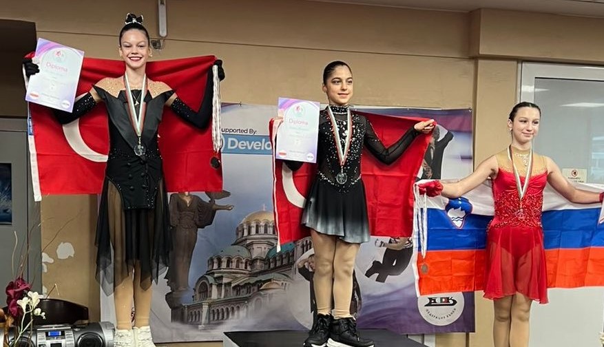 Sofia Trophy Cup'da buz patencilerimizden 3 madalya