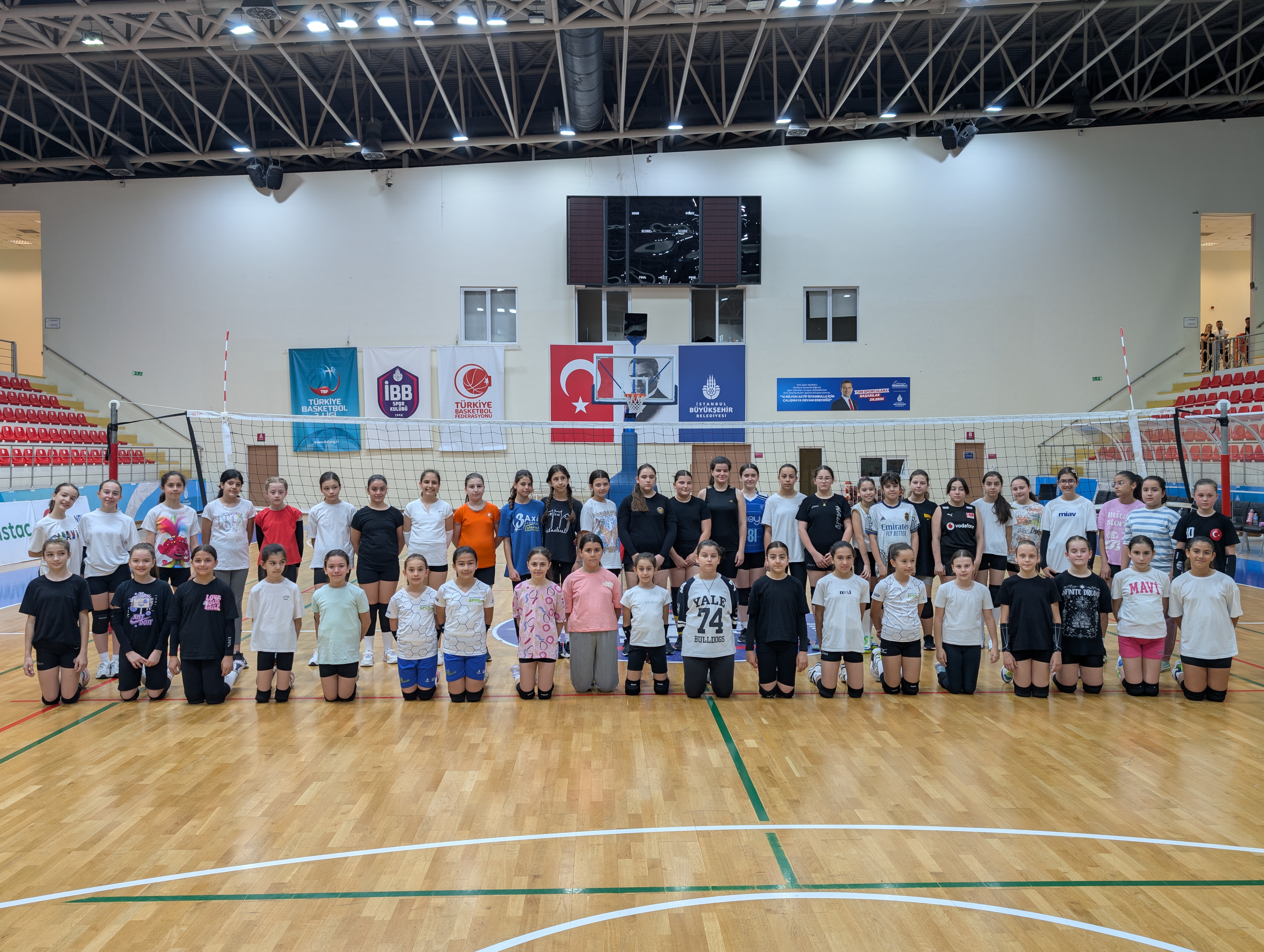 Voleybol Kız Takımlarımız altyapı seçmelerini kazanan sporcular belli oldu