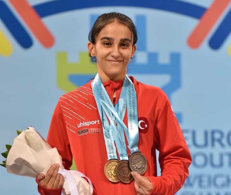 Halter U15 Avrupa Şampiyonası'nda sporcularımızdan madalya yağmuru!