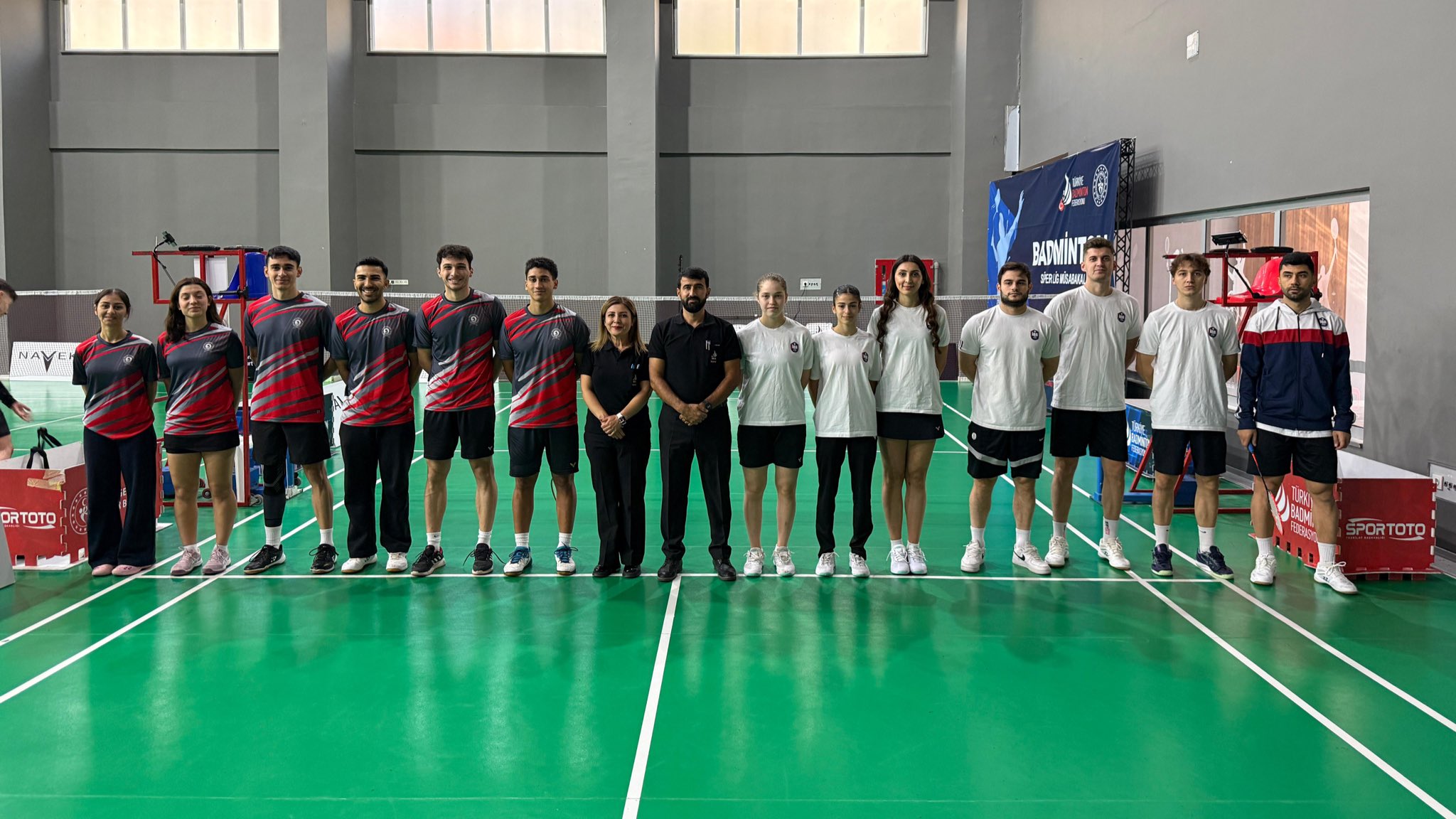 Badminton Takımımız, Süper Lig'de namağlup liderliğini sürdürdü
