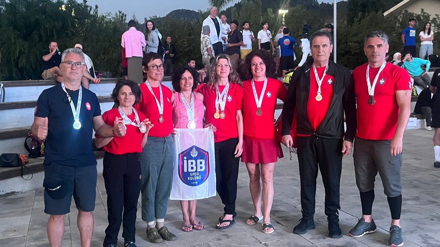 Usta  yüzücülerimizden Göcek Açık Su Yüzme Yarışmasında  5 altın, 6 gümüş ve 6 bronz madalya