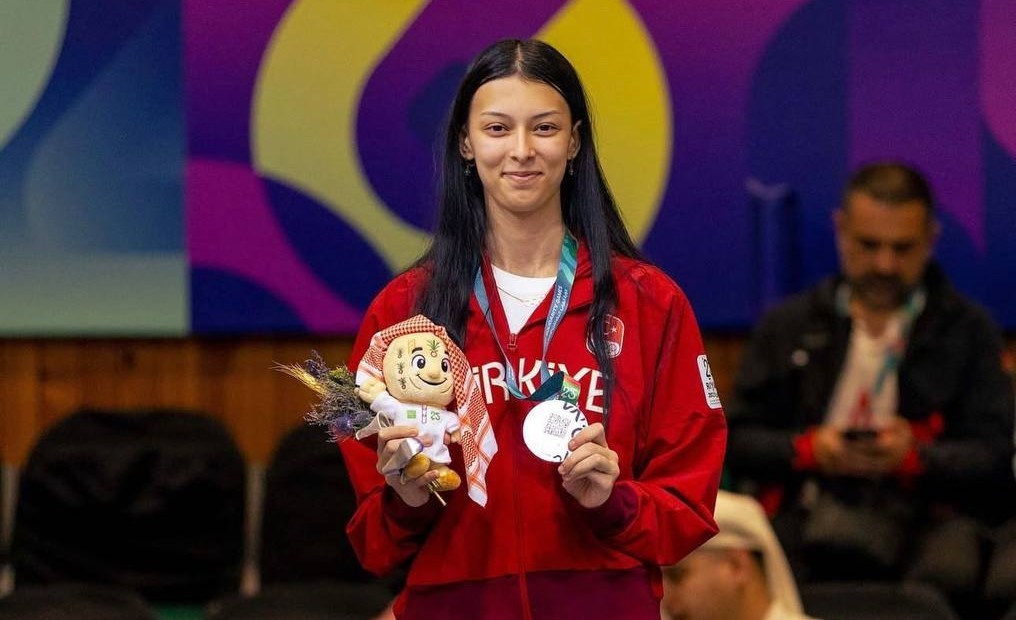 Taekwondocumuz Elif Sude Akgül, İslam Oyunları'nda gümüş madalya kazandı