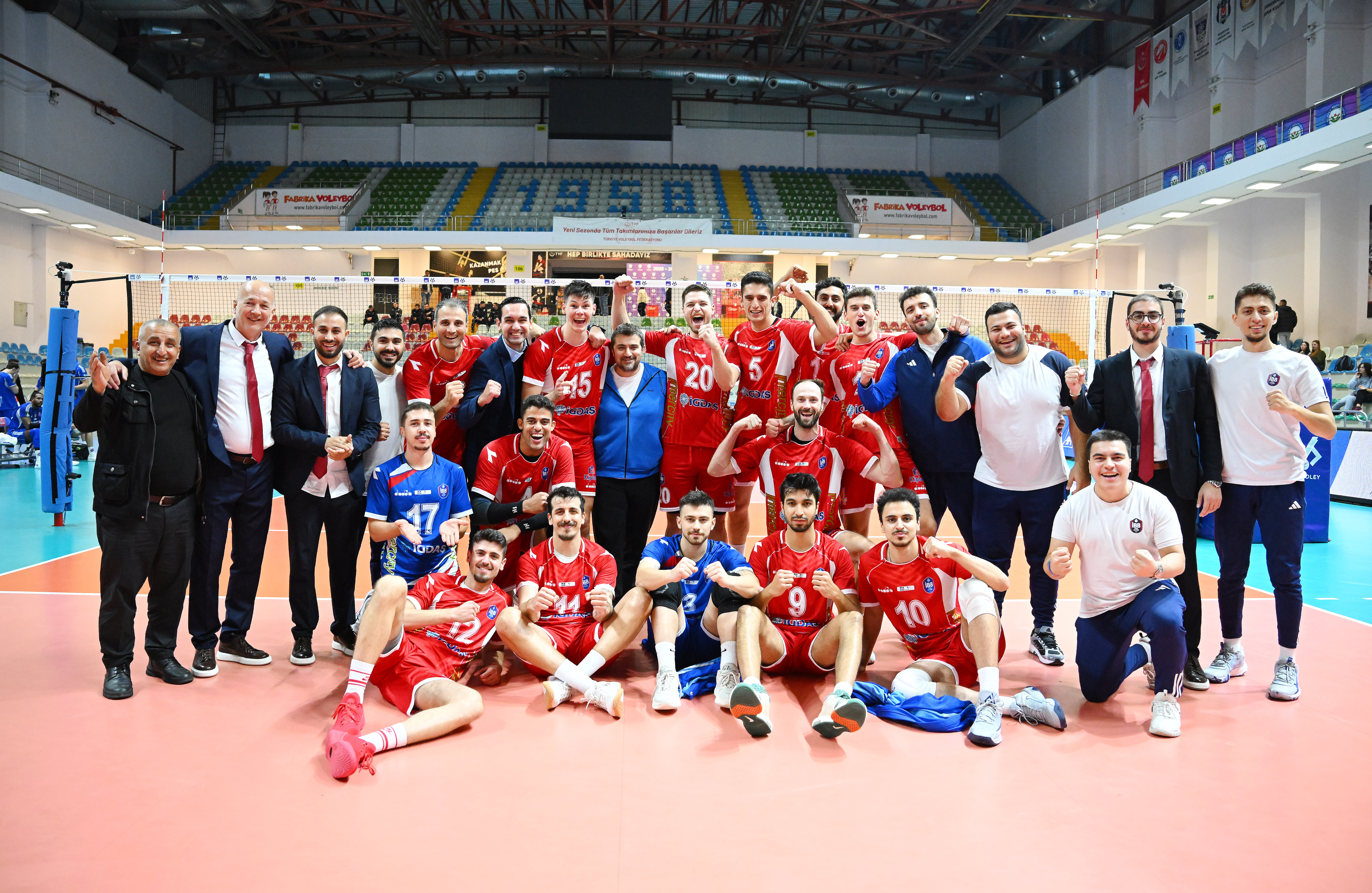 AXA Sigorta Kupa Voley'de Çeyrek Finaldeyiz!
