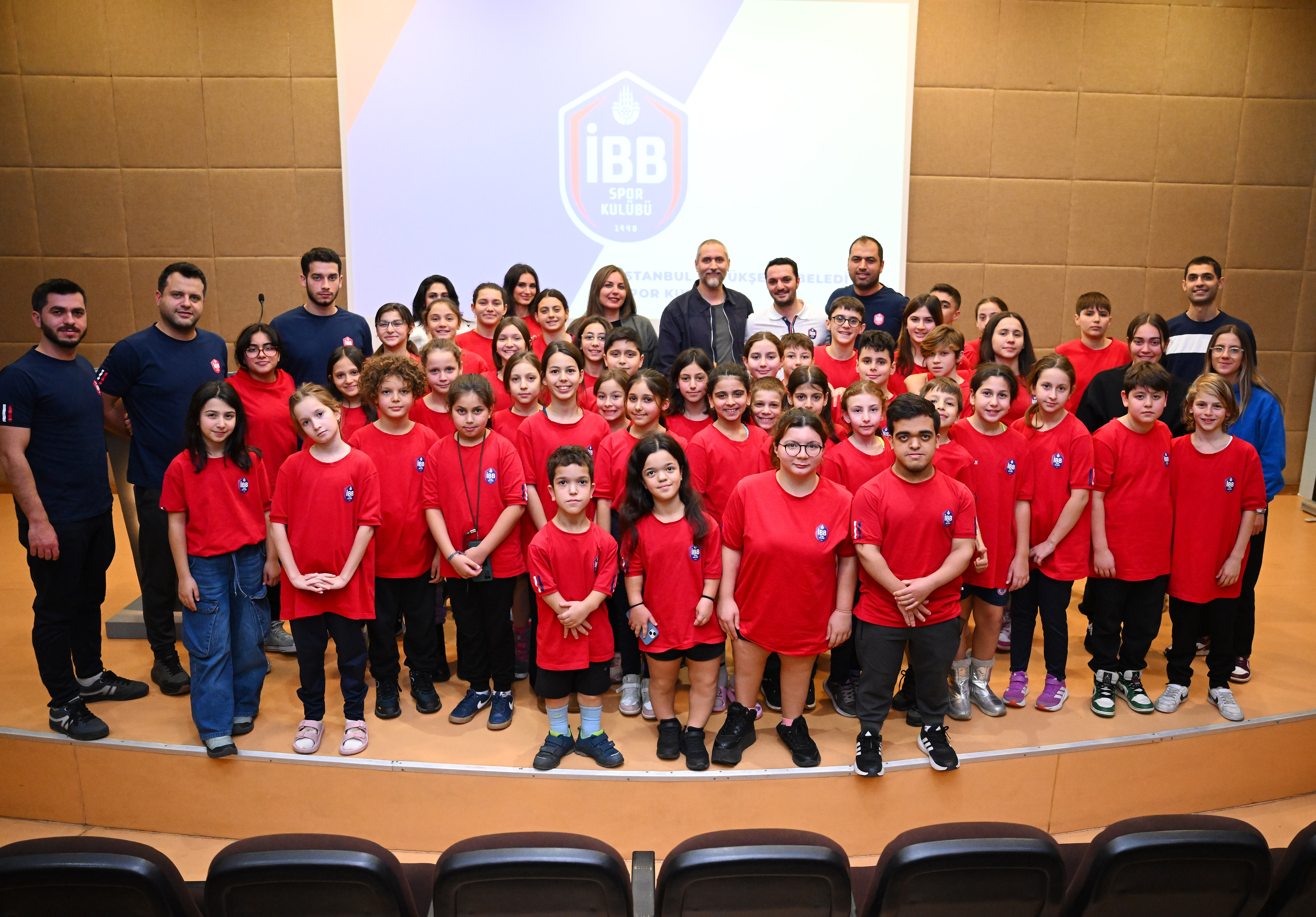 Sporcularımıza 'Hedef Belirleme' eğitimi düzenlendi