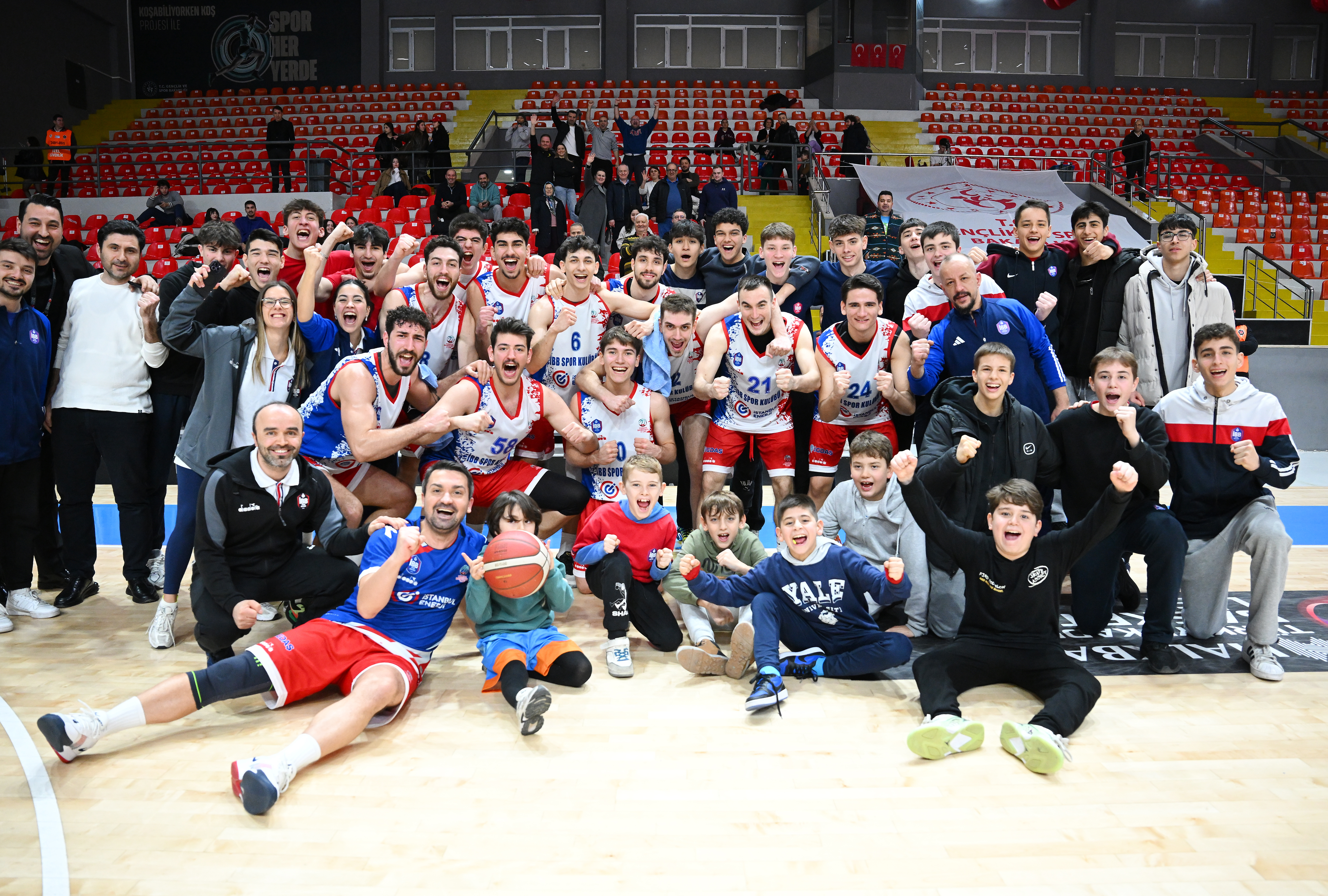 Basketbol | İBB Spor Kulübü - Bargello Uşak Basketbol: 104-73