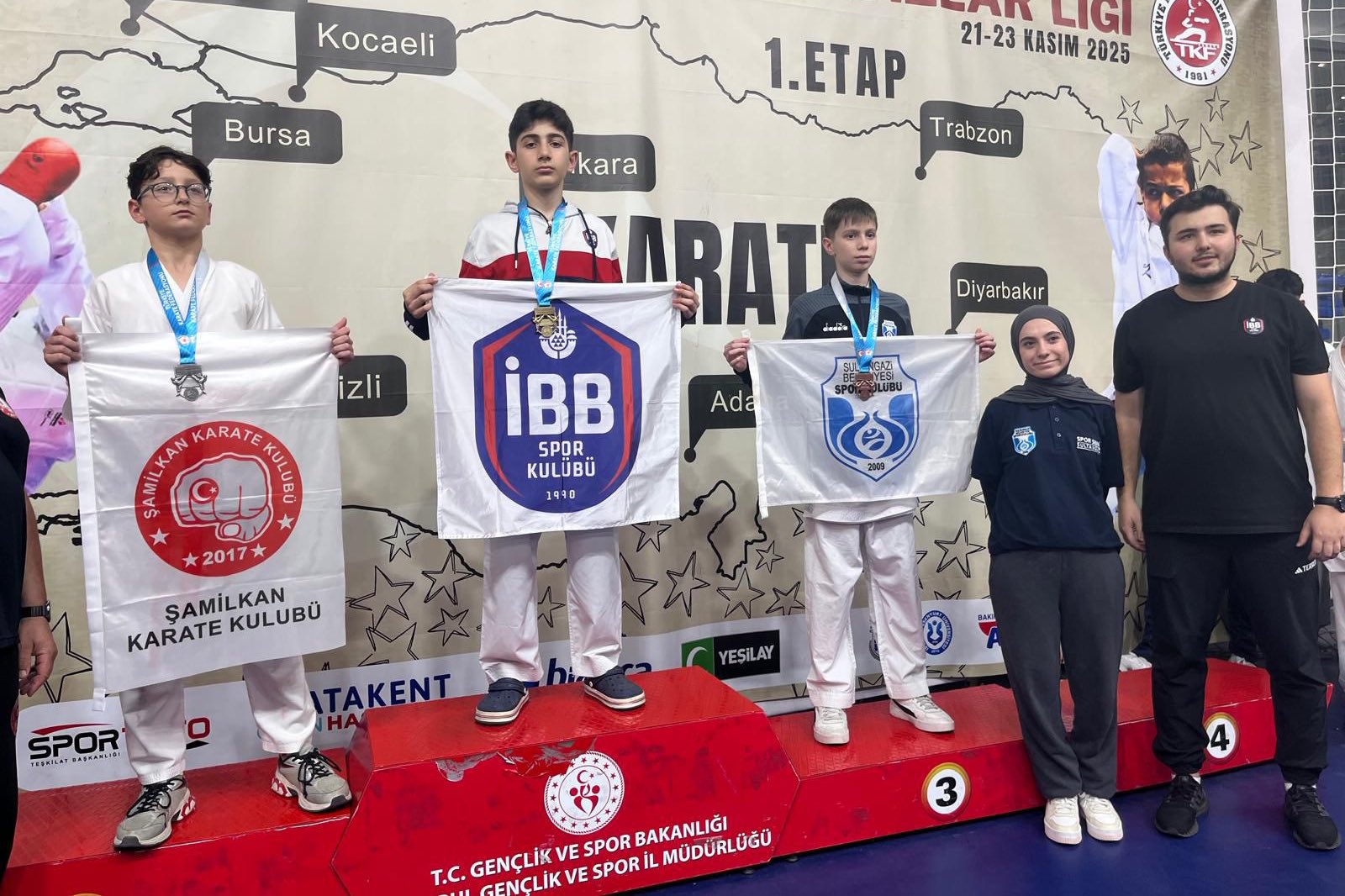 Türkiye Karate Ligi'nde Minik ve Yıldız Takımlarımız 12 madalya kazandı