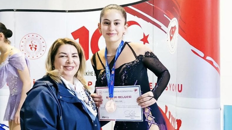 Artistik Buz Pateni Spor Toto Kupası’nda sporcumuz Roza Şimşek'ten bronz madalya