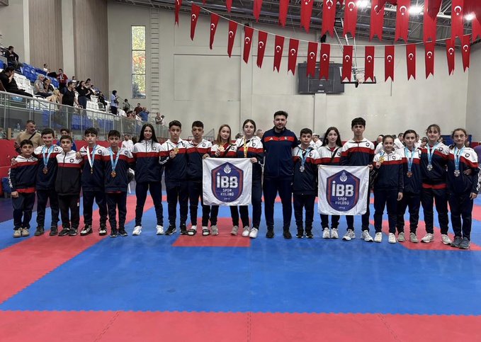 Türkiye Yıldızlar Karate Ligi 1. Etap Elit kategoride sporcularımızdan; 6 altın 5 gümüş 4 bronz madalya