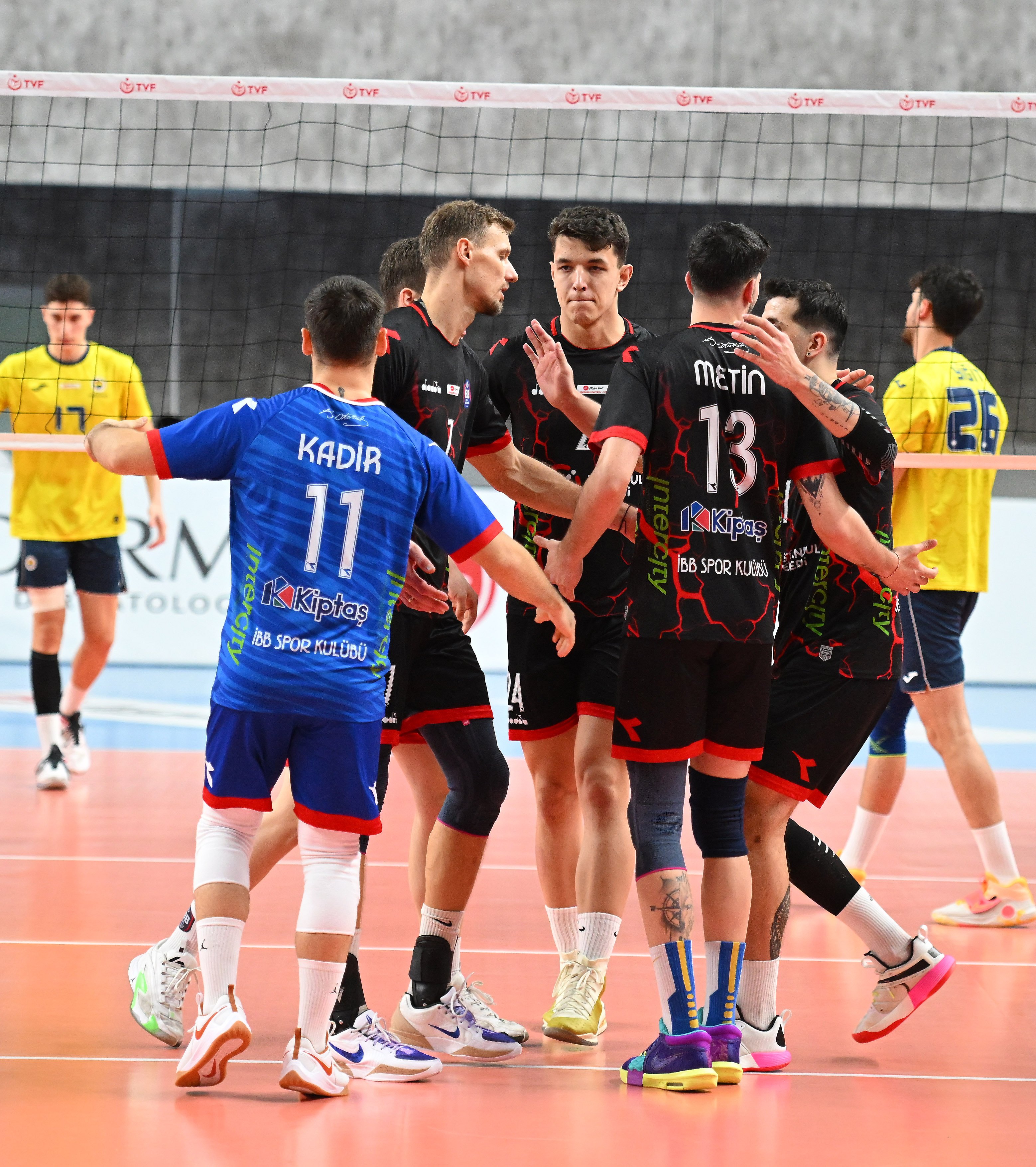 Erkek Voleybol Takımımız, Fenerbahçe Medicana'yı 3-0 mağlup etti