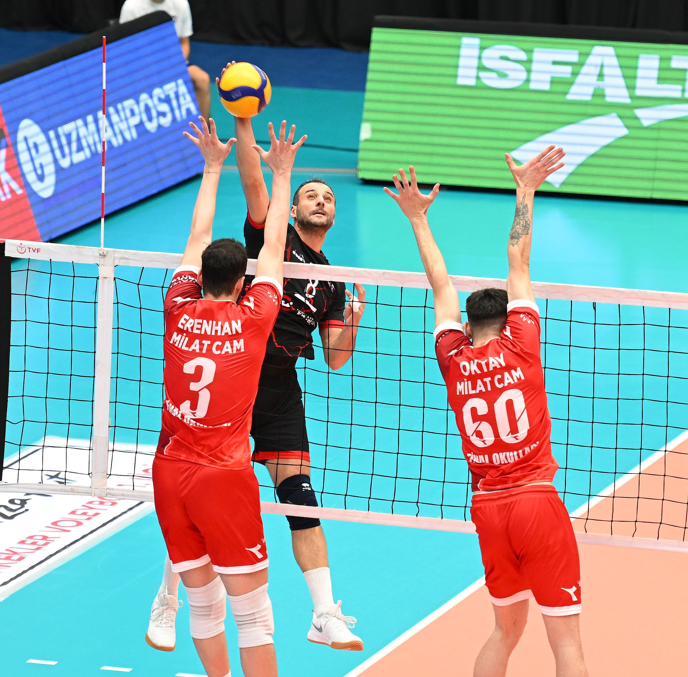 Erkek Voleybol Takımımız Gümüşsu Gümüşhane maçını 3-1 kazandı