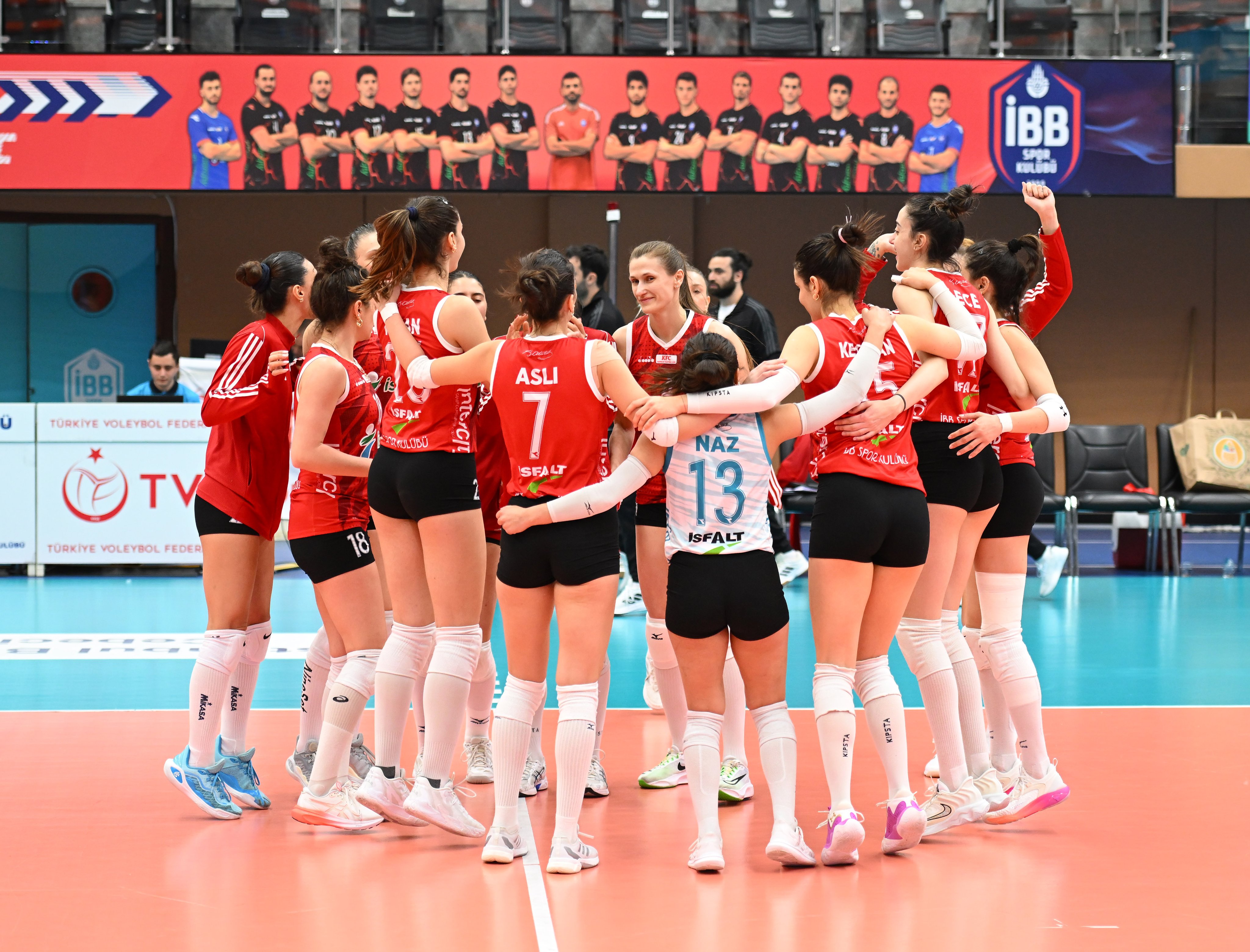 Kadın Voleybol Takımımız, Play-off’ta: 3-1!