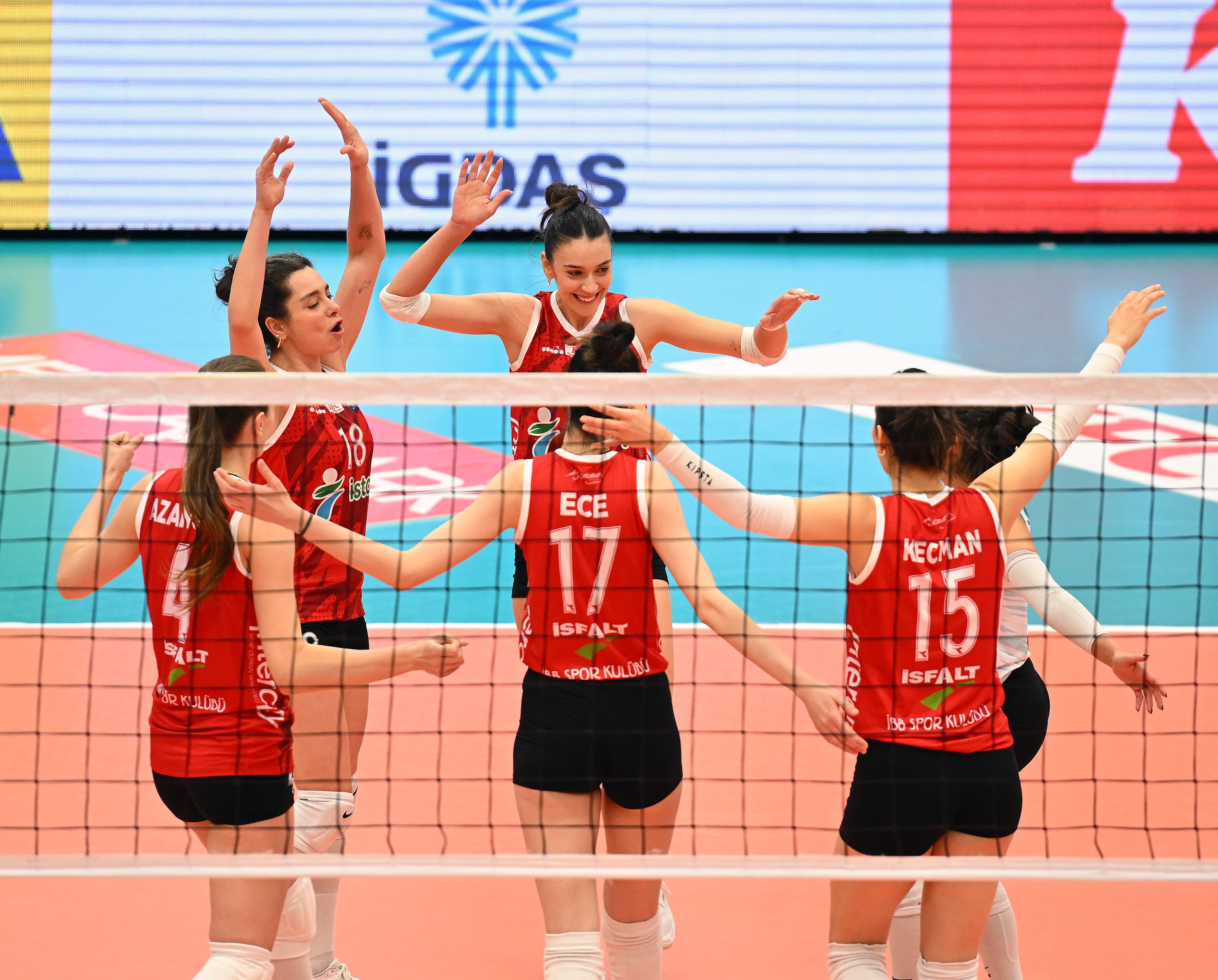 Kadın Voleybol Takımımız, Play-off’ta: 3-1!