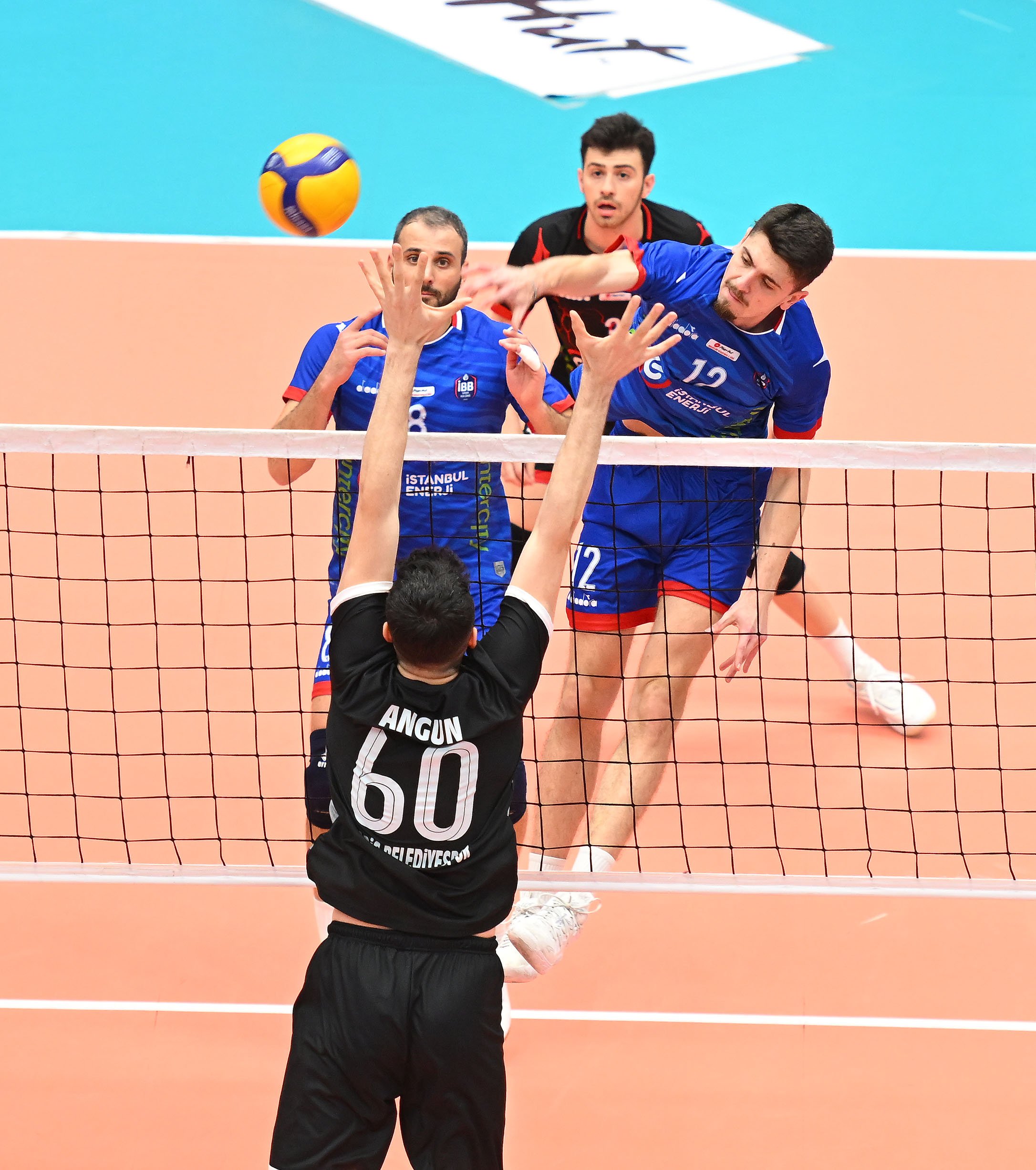 Erkek Voleybol | İBB Spor Kulübü - Bigadiç Bld.: 3-0