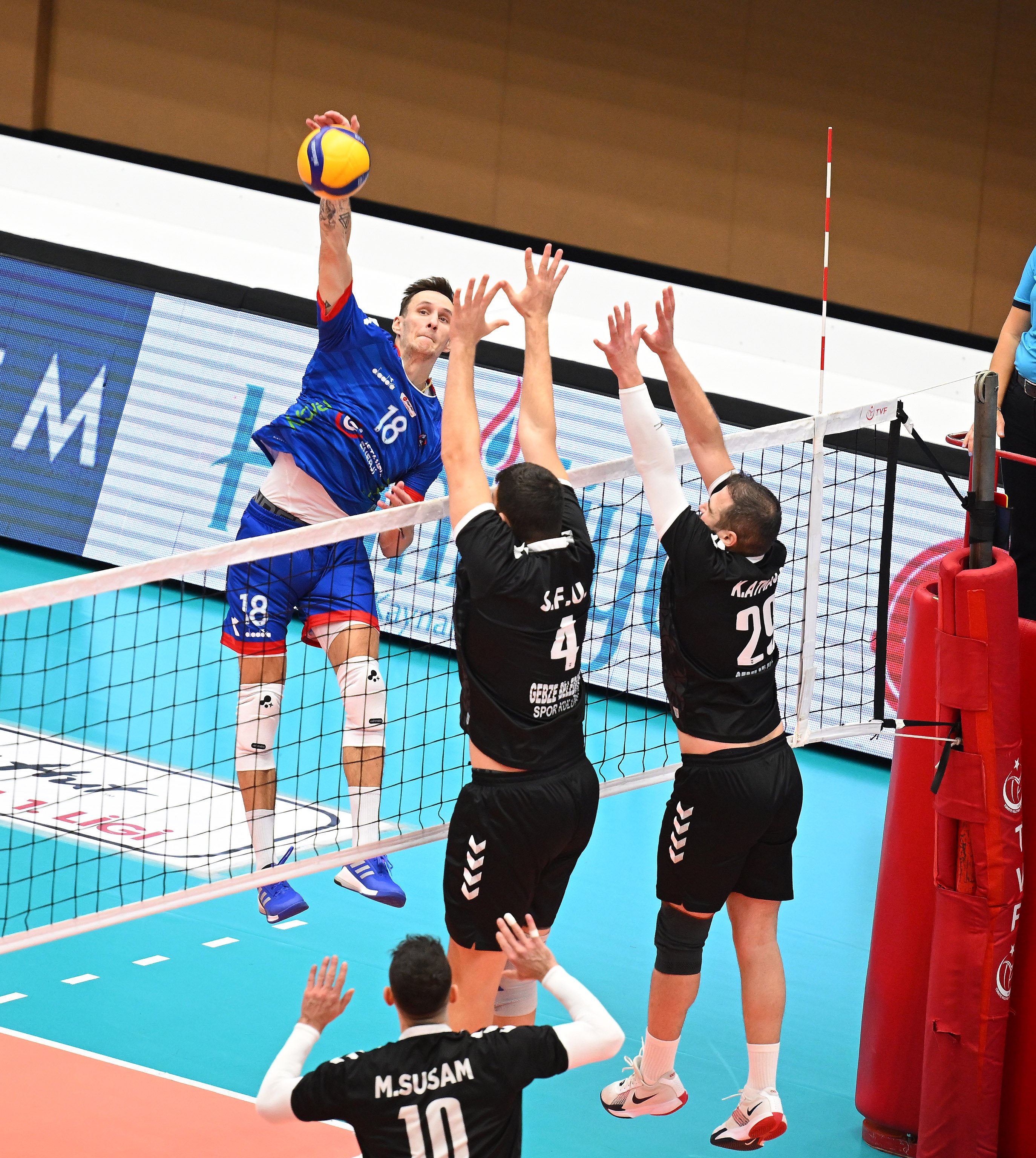 Erkek Voleybol | İBB Spor Kulübü - Gebze Belediye: 1-3