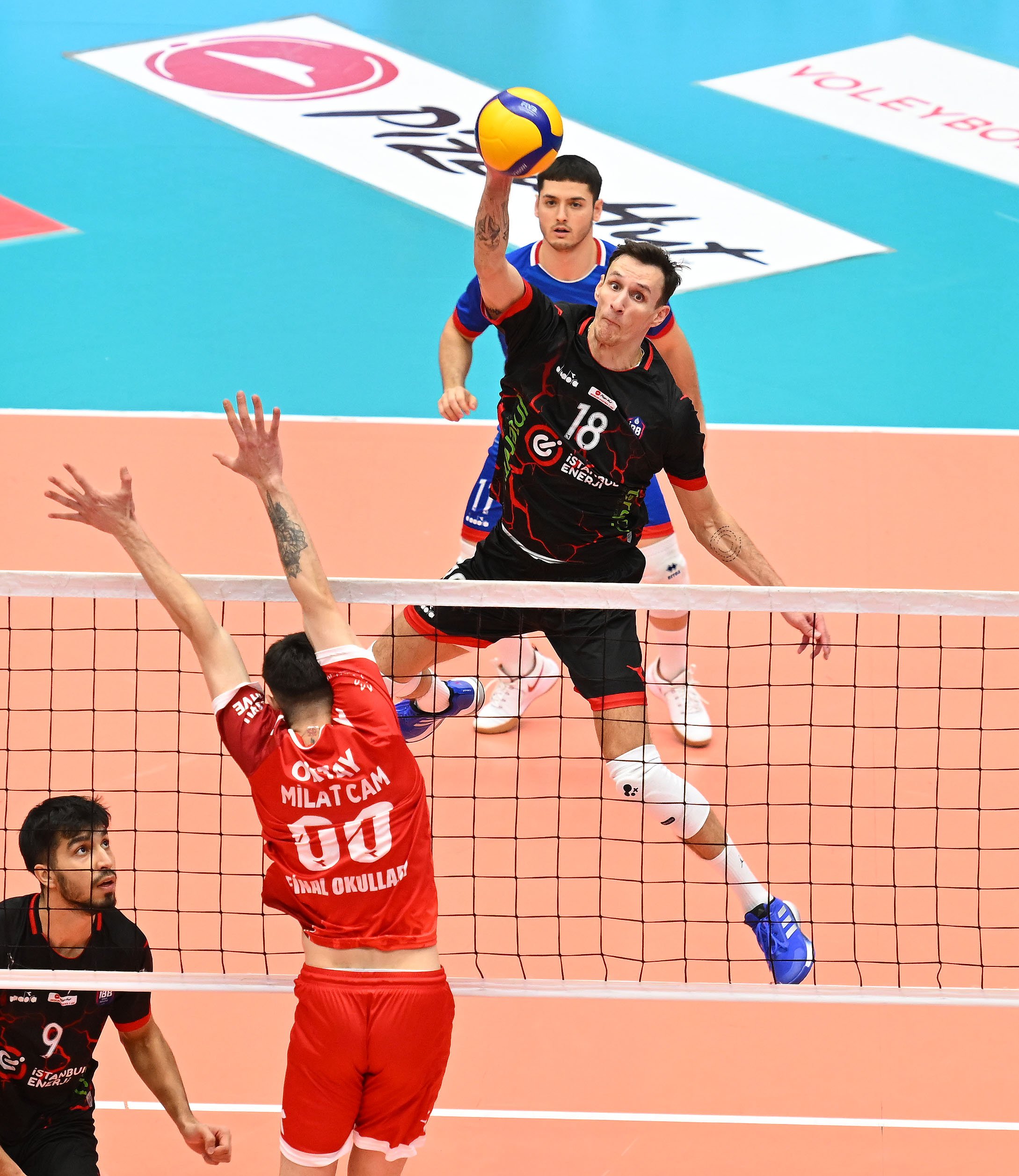 Erkek Voleybol Takımımız Gümüşsu Gümüşhane maçını 3-1 kazandı