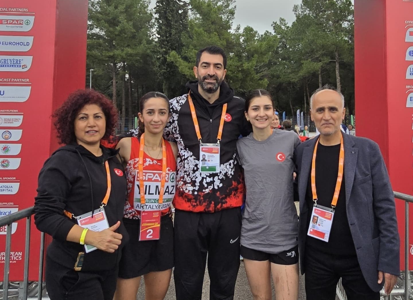 Esmanur Yılmaz ve Pelinsu Şahin, U23 Avrupa Kros ikincisi!