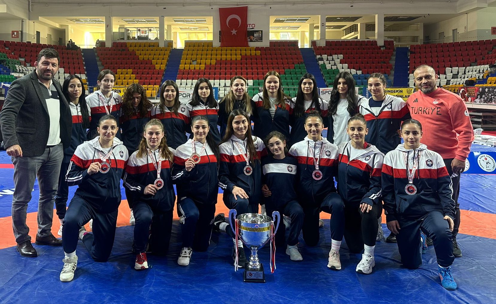 Kadın Güreşte Şampiyon İBB Spor Kulübü!
