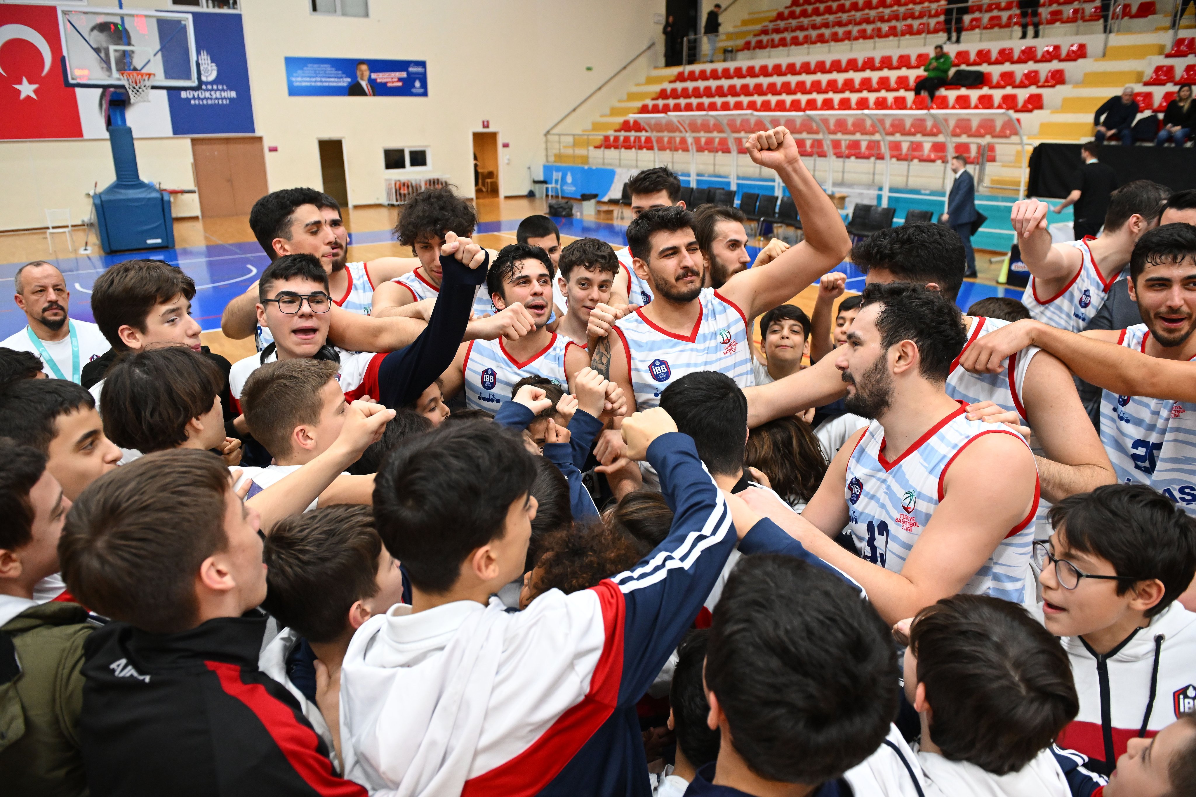 Basketbol Takımımız, Play-off’u garantiledi!