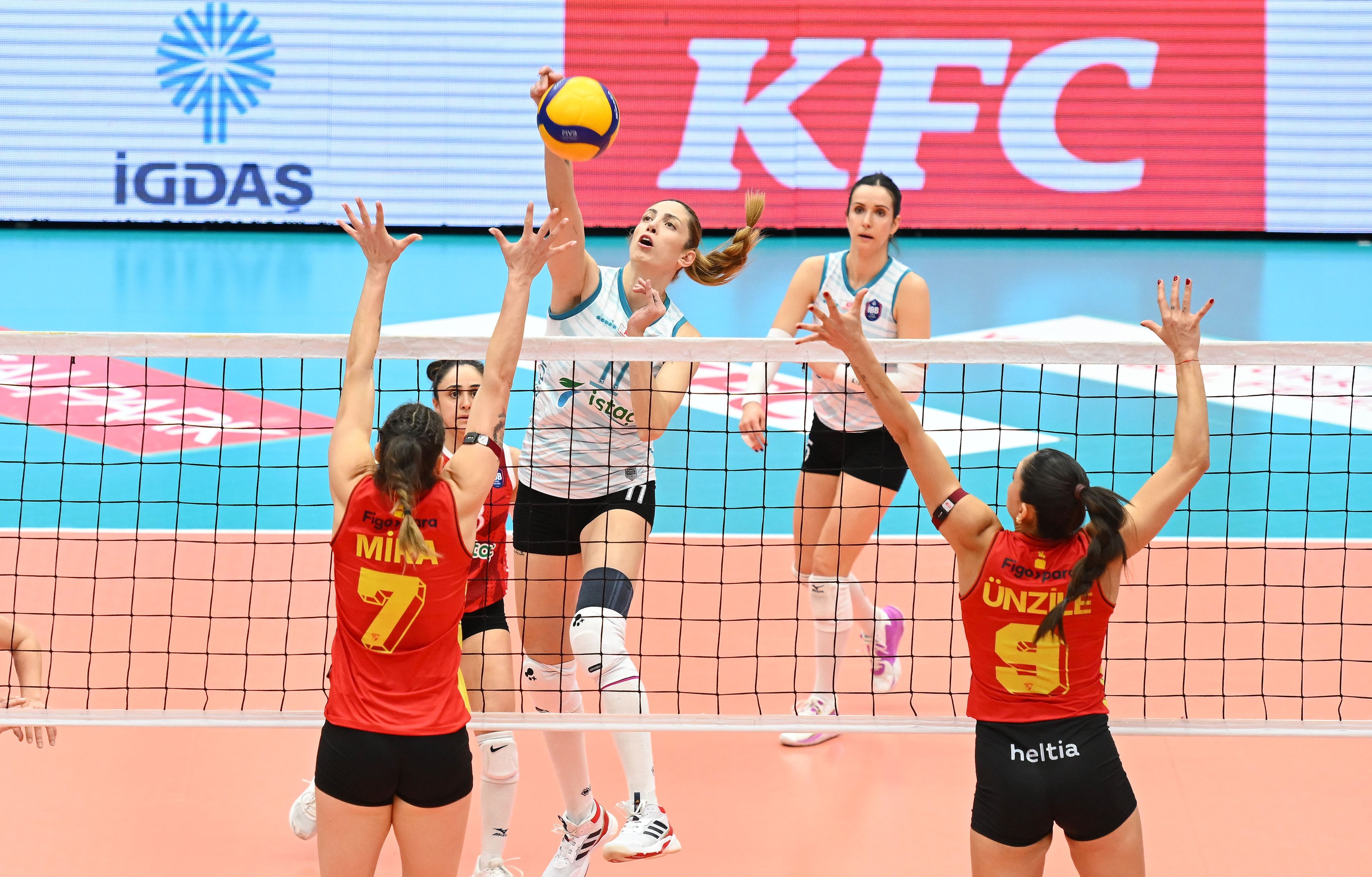 Kadın Voleybol | İBB Spor Kulübü - Papara Göztepe: 0-3