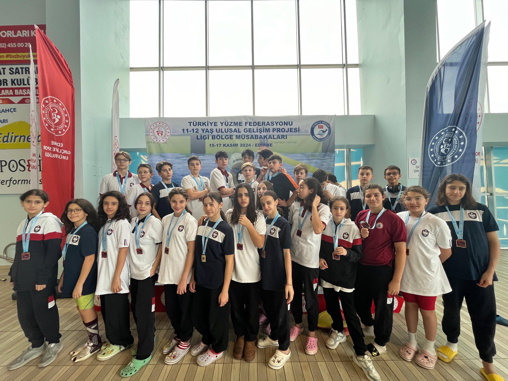 Our swimmers won 21 medals in Edirne