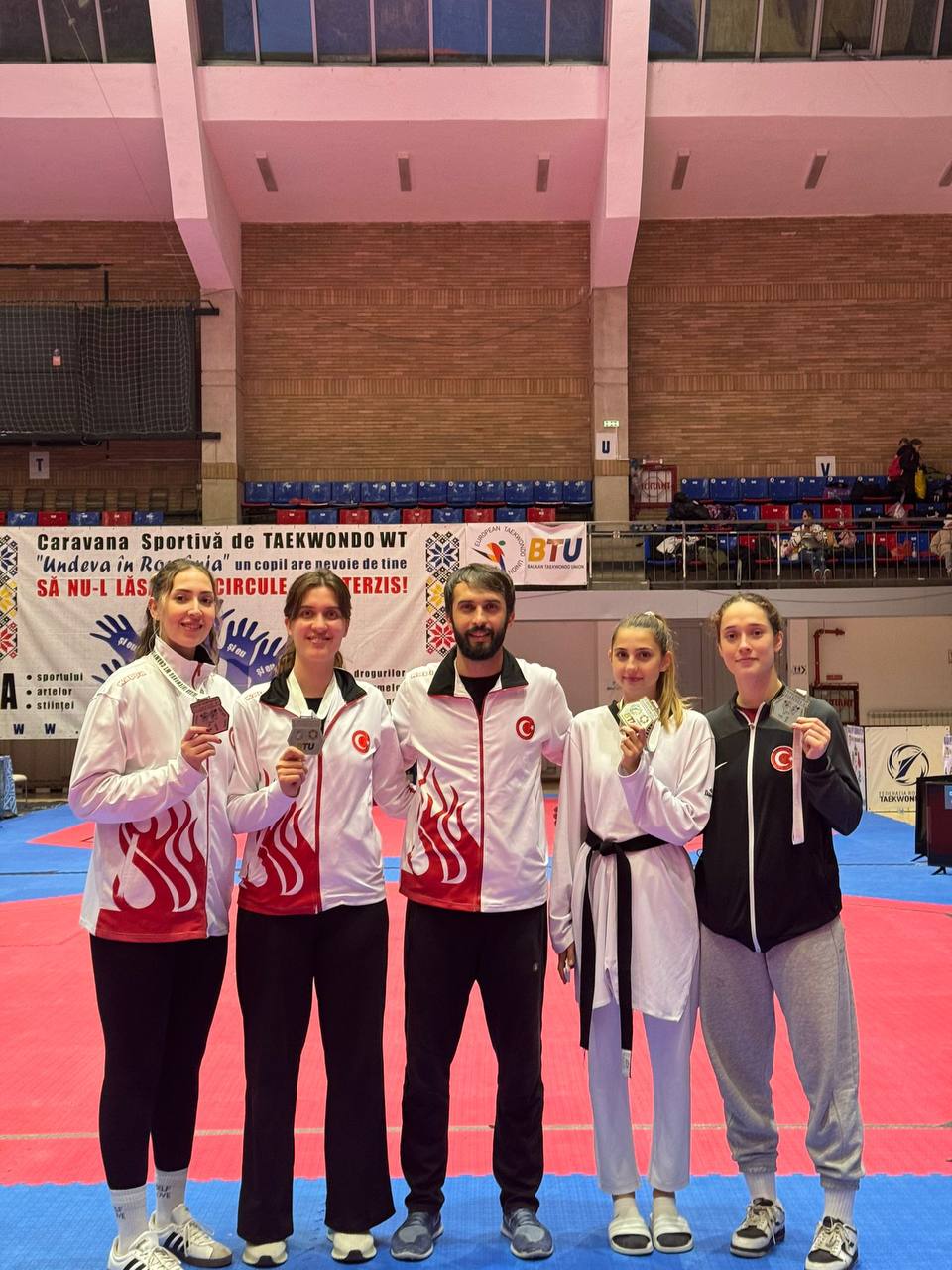 24. Balkan Taekwondo Şampiyonası'nda sporcularımızdan 4 madalya!