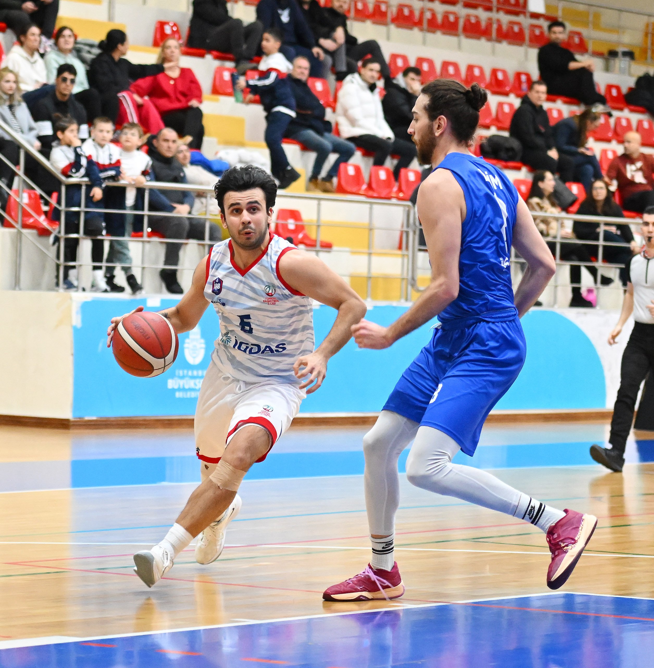 Basketbol Takımımız, normal sezonu lider tamamladı: 71-68!