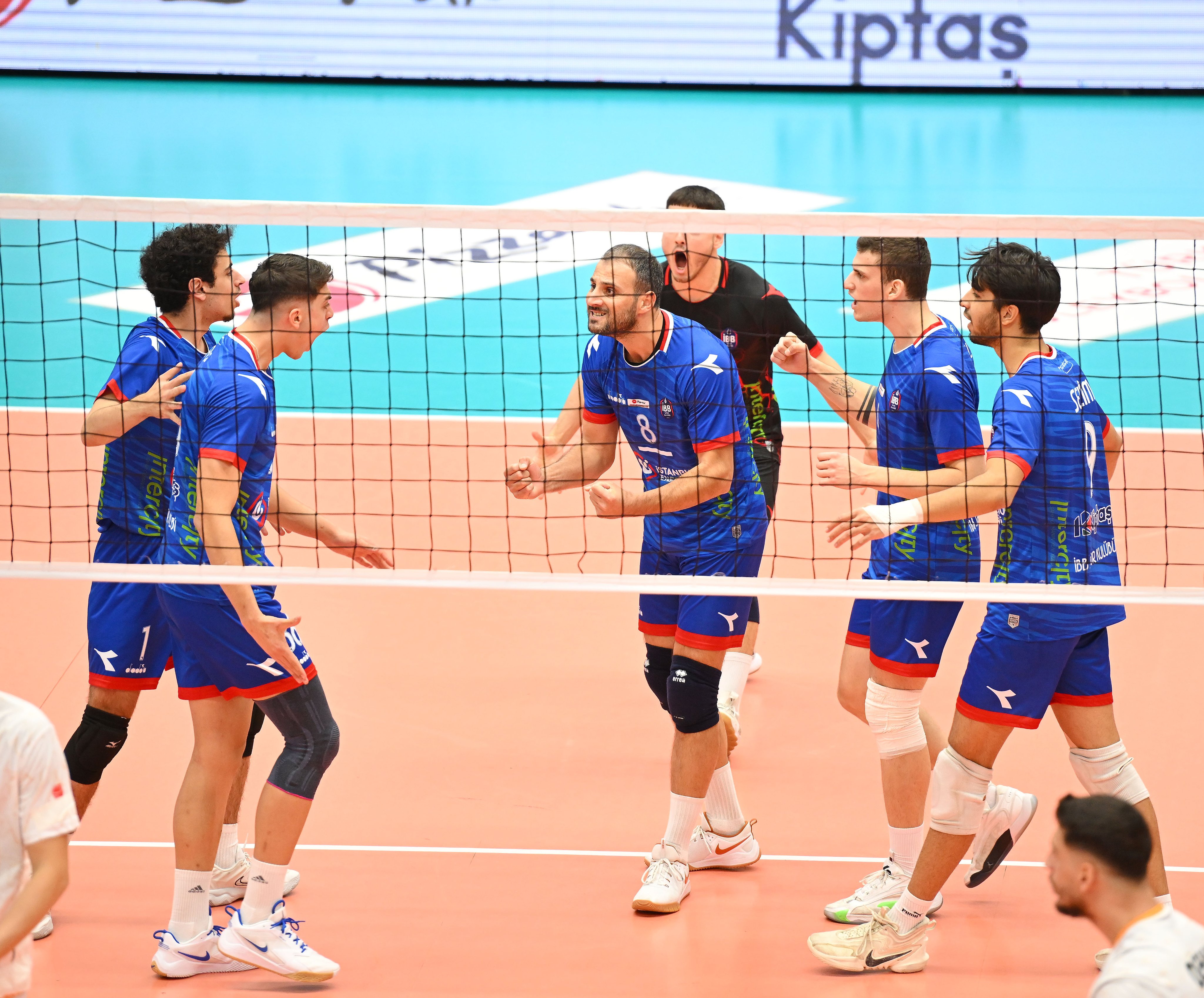 Erkek Voleybol Takımımız, Konya'dan galibiyetle döndü: 3-0