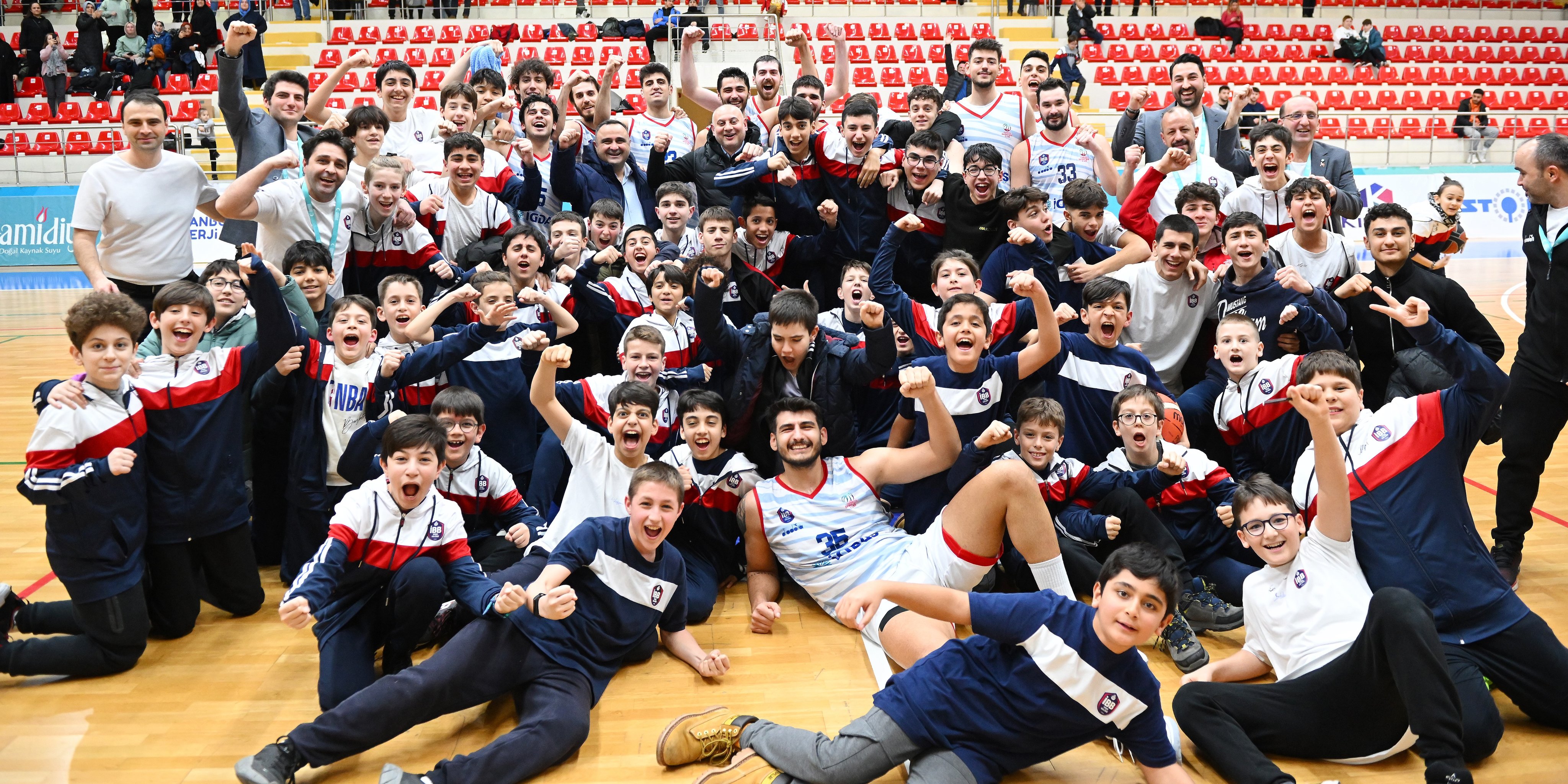 Basketbol Takımımız, normal sezonu lider tamamladı: 71-68!