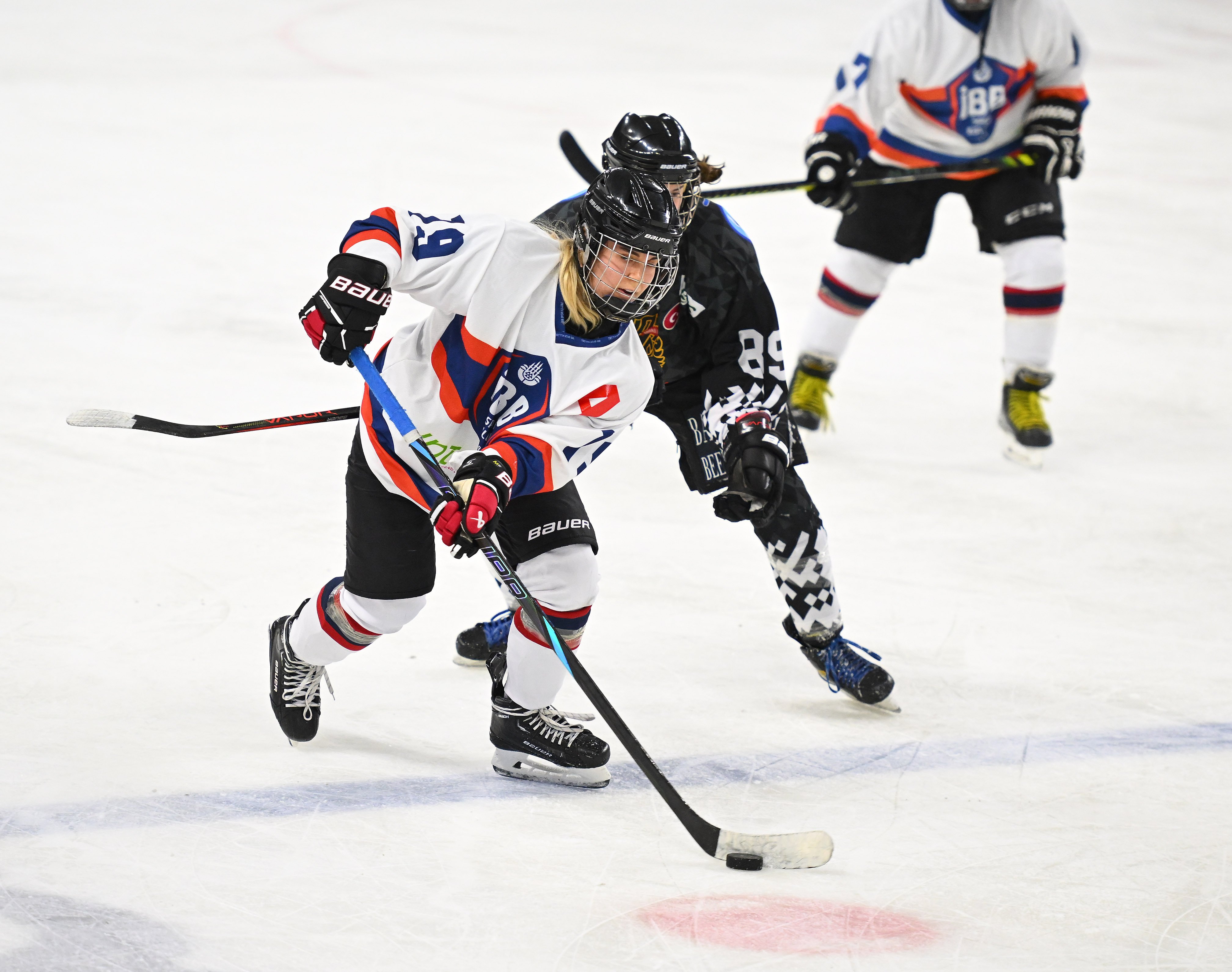 Kadın Buz Hokeyi Takımımız 8'de 8 ile liderliğini sürdürdü: 5-2