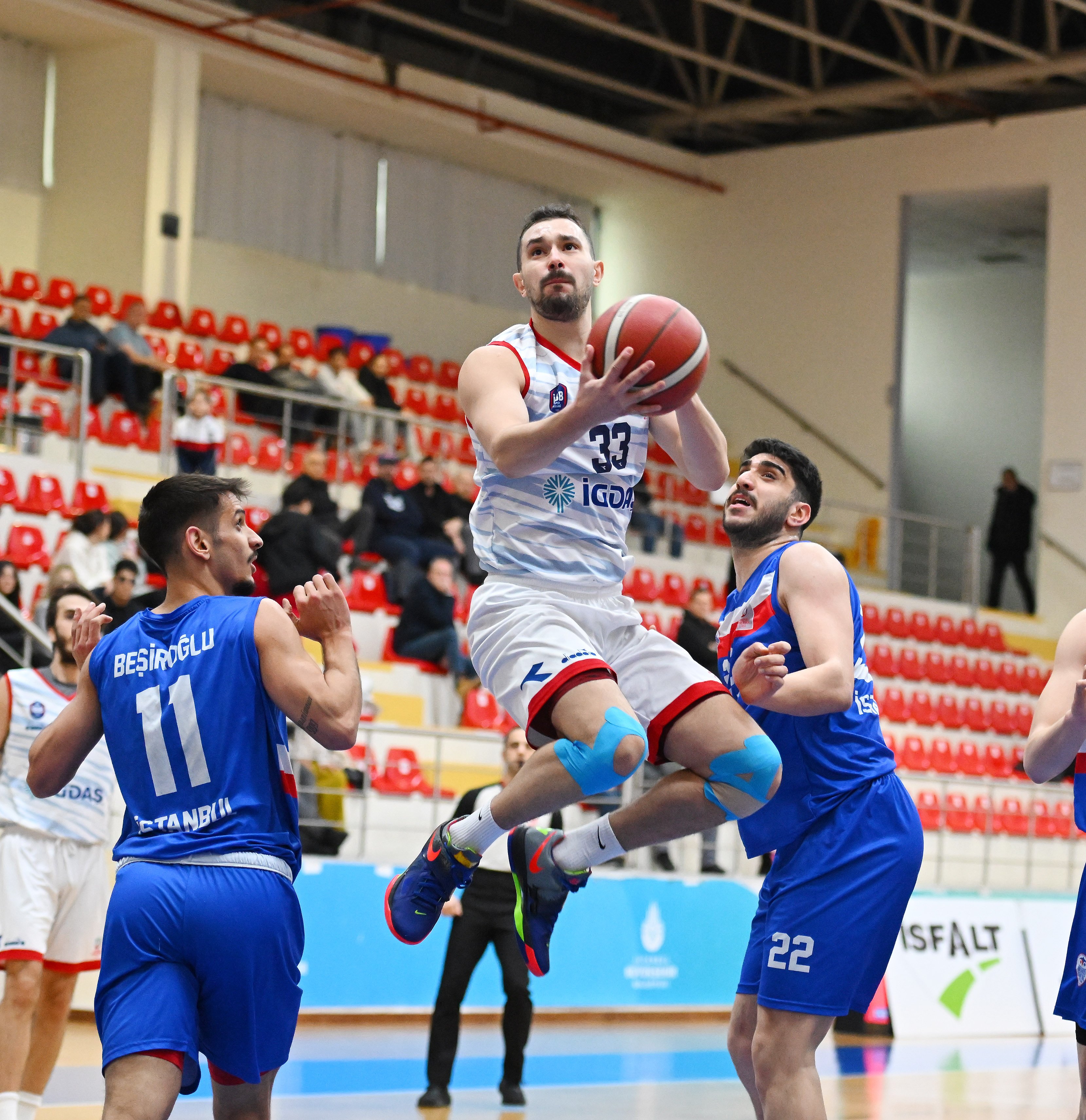 Basketbol Takımımız, normal sezonu lider tamamladı: 71-68!