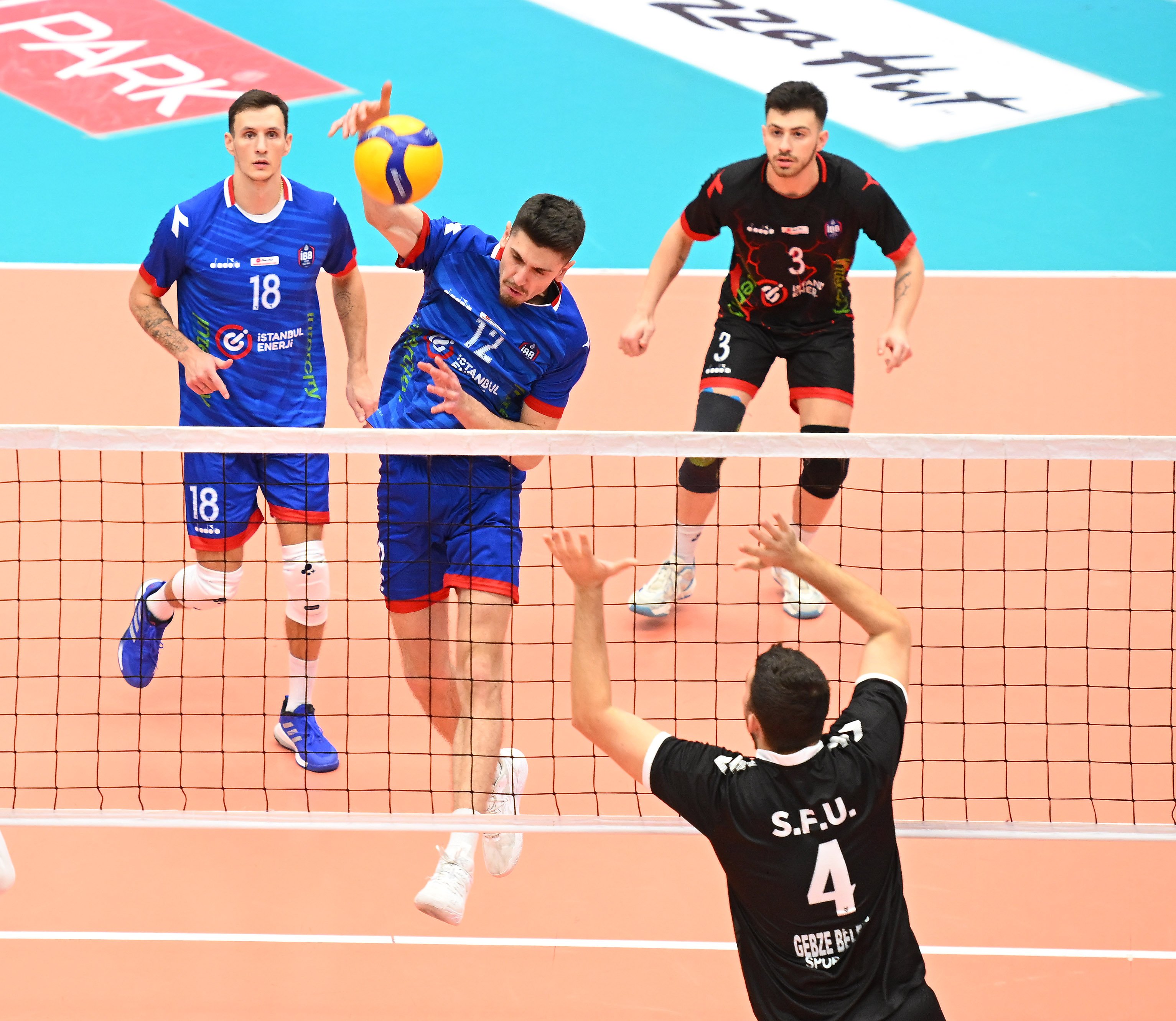 Erkek Voleybol | İBB Spor Kulübü - Gebze Belediye: 1-3